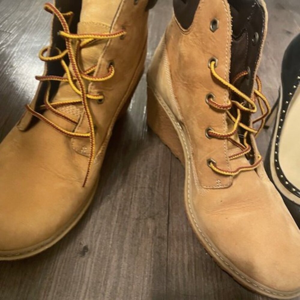 Multiple Shoes - image 2